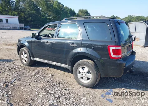 2010 Ford Escape Xls z USA, uszkodzony, nr VIN 1FMCU0C78AKB34461